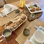 La Boutique Mj Decoration Vous Propose De Decouvrir Ses Deux D'hotes Bed & Breakfast Doué-la-Fontaine
