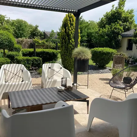 Bed & Breakfast La Boutique Mj Decoration Vous Propose De Decouvrir Ses Deux D'hotes