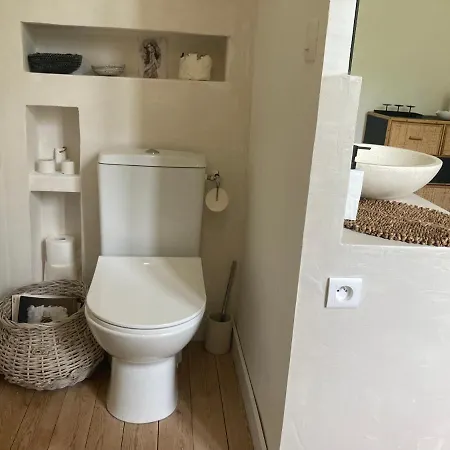 Bed & Breakfast La Boutique Mj Decoration Vous Propose De Decouvrir Ses Deux D'hotes 3*