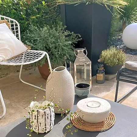 La Boutique Mj Decoration Vous Propose De Decouvrir Ses Deux D'hotes 住宿加早餐酒店 3*