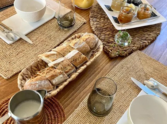 La Boutique Mj Decoration Vous Propose De Decouvrir Ses Deux D'hotes Bed & Breakfast Doue-la-Fontaine